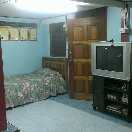 Homestay Bukit Gantang Hotel Тайпинг Екстериор снимка