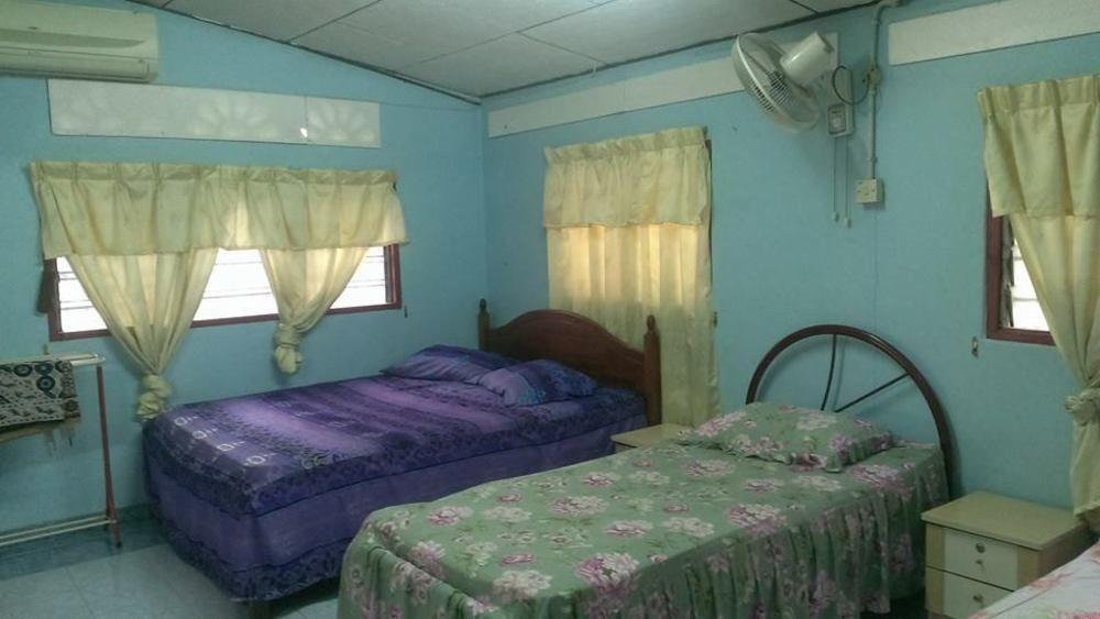 Homestay Bukit Gantang Hotel Тайпинг Екстериор снимка